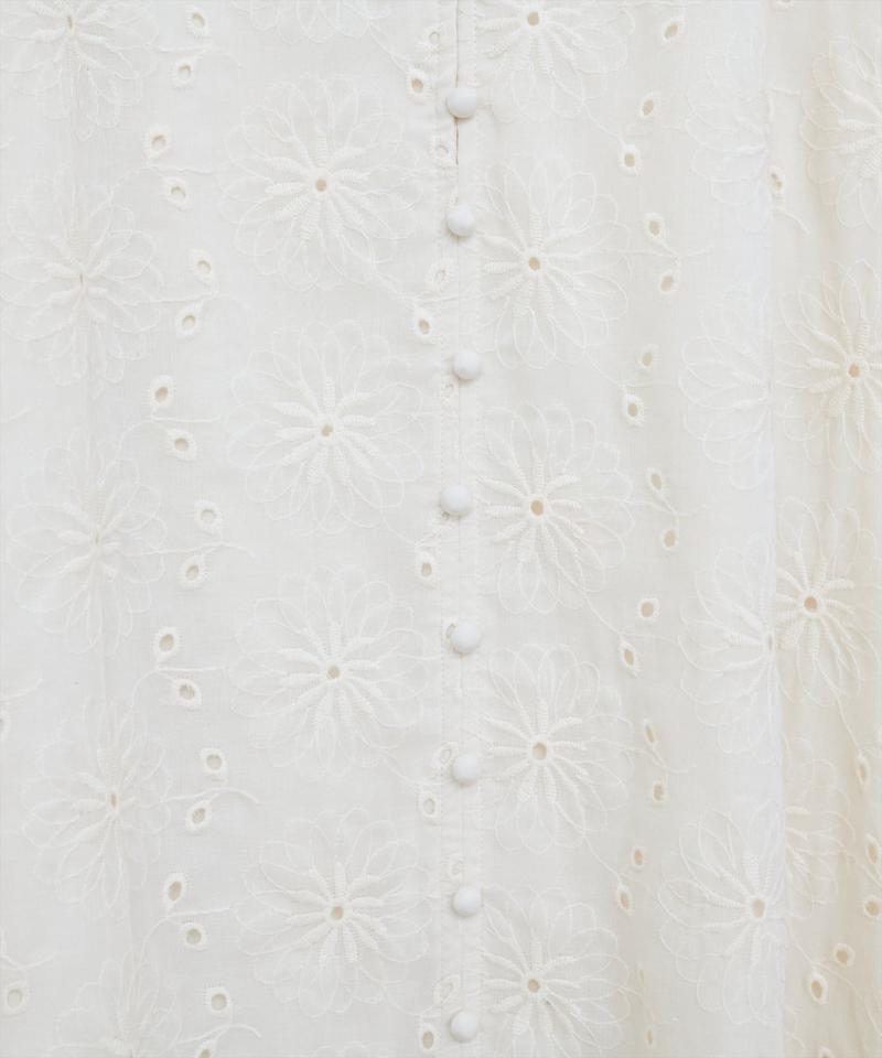 【WEB限定】お花刺繍フロント釦Vネックワンピース