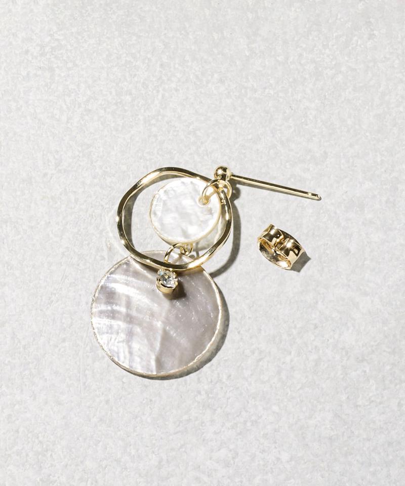 カラーシェルラウンドピアス