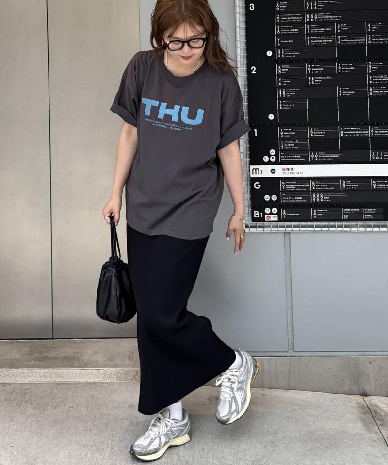 【ユニセックス】DAYグラフィックTシャツ