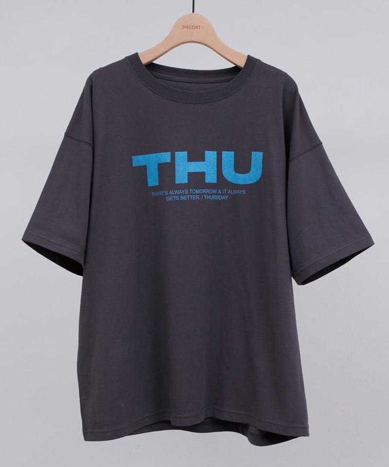 【ユニセックス】DAYグラフィックTシャツ