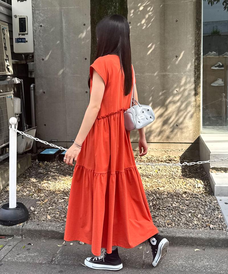 カットロゴギャザーロングワンピース