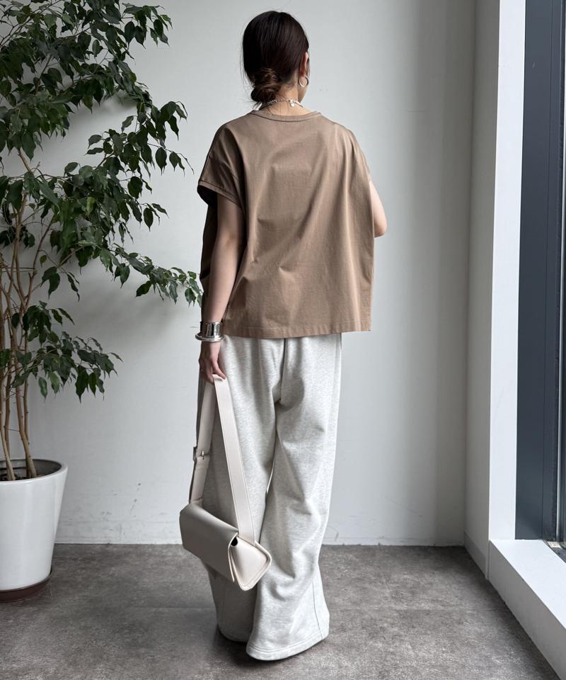 【WEB限定】カラーラインスリットTEE