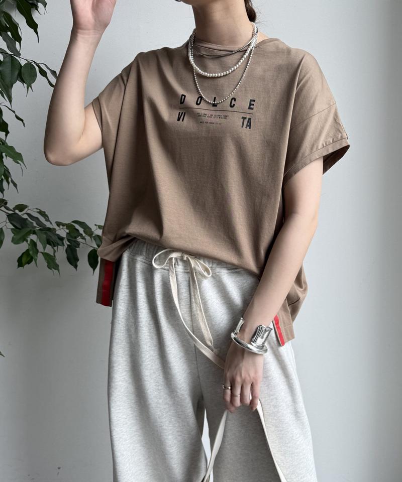【WEB限定】カラーラインスリットTEE
