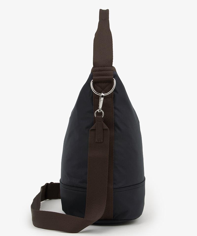 CONVERTIBLE BUCKET BAGディープシー/ダークチョコレート