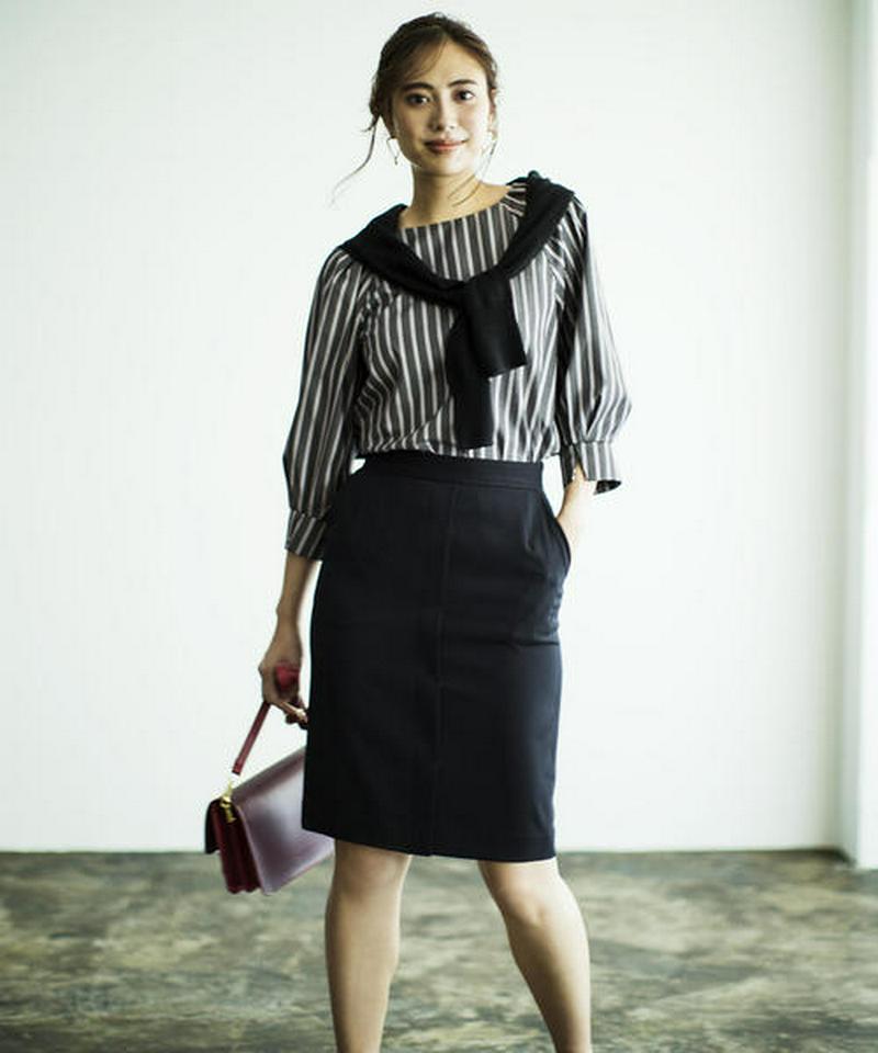 D ラグラン タック ソデスリット 8.5分袖 ブラウス