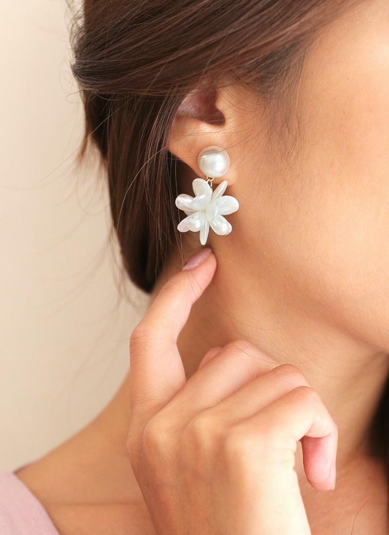 フラワーパールピアス・全1色