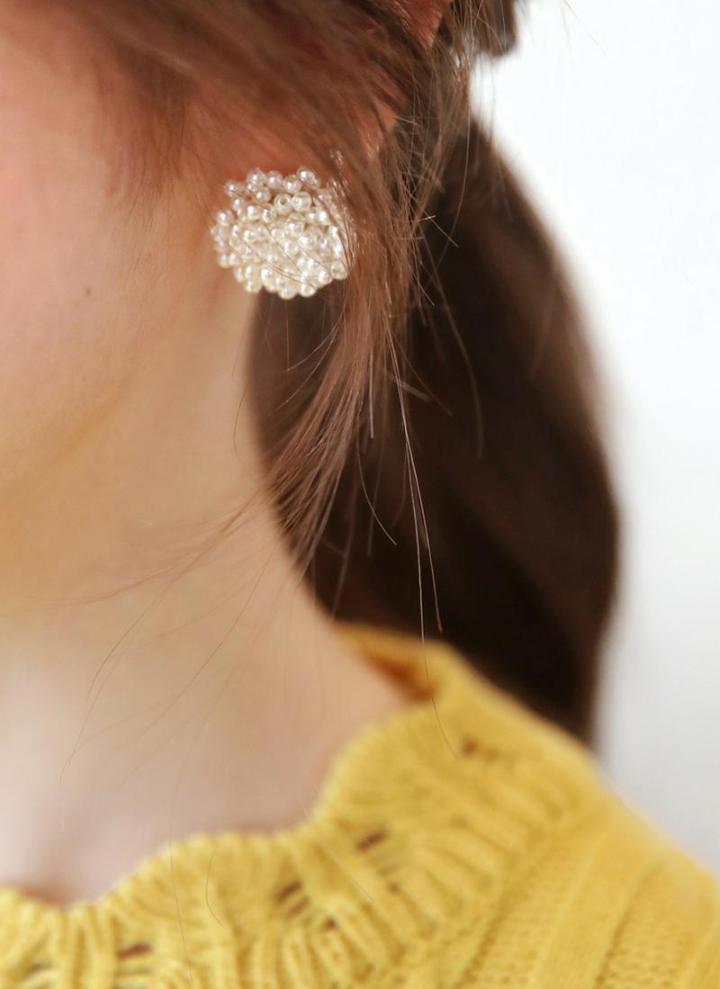 ミニフェイクパールピアス・全1色