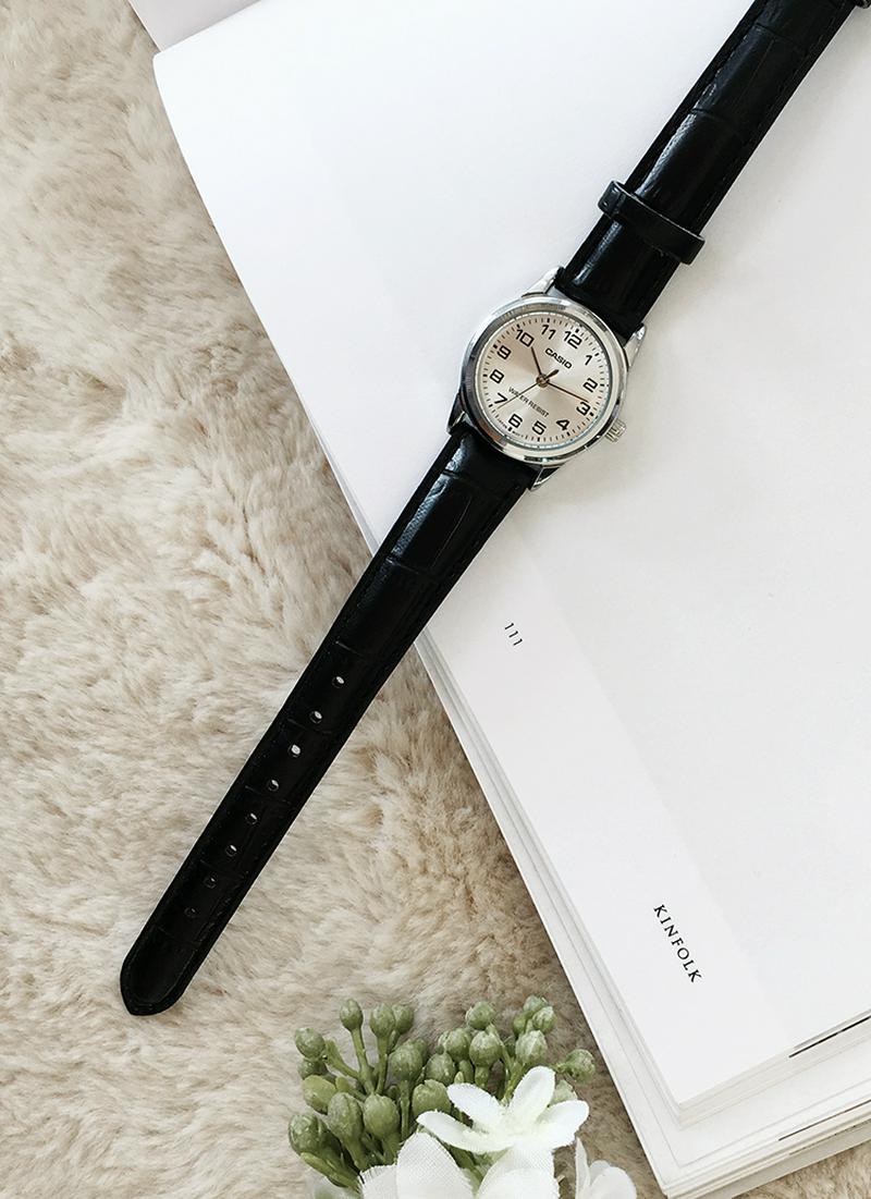 ＊CASIO＊カウレザーウォッチ・全1色