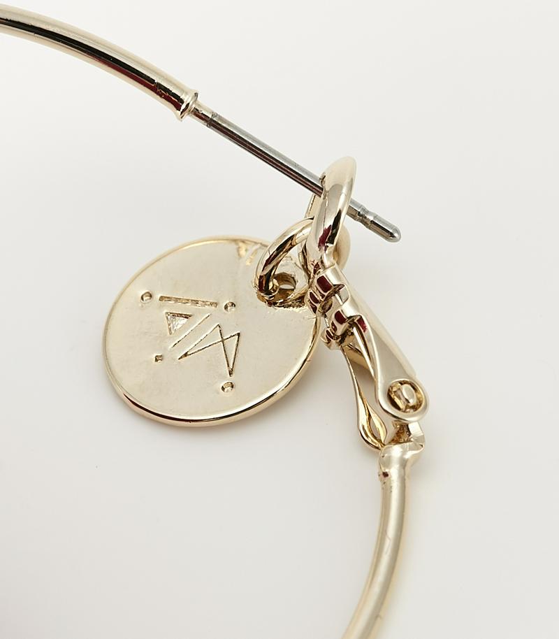 【accomode】ポンポンフープピアス