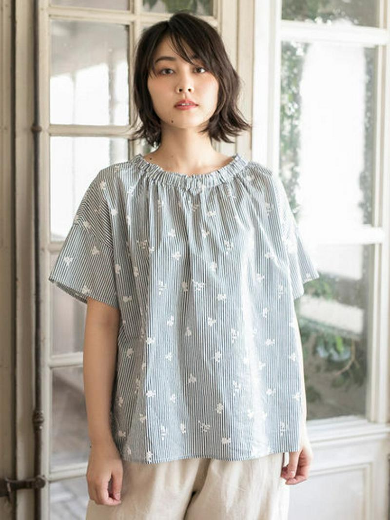 花柄ストライプスタンド衿ギャザーブラウス