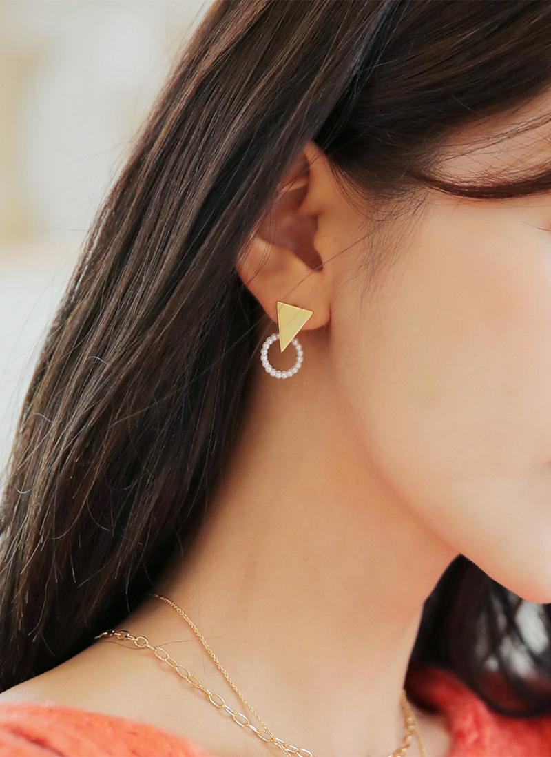 トライアングルパールピアス・全1色