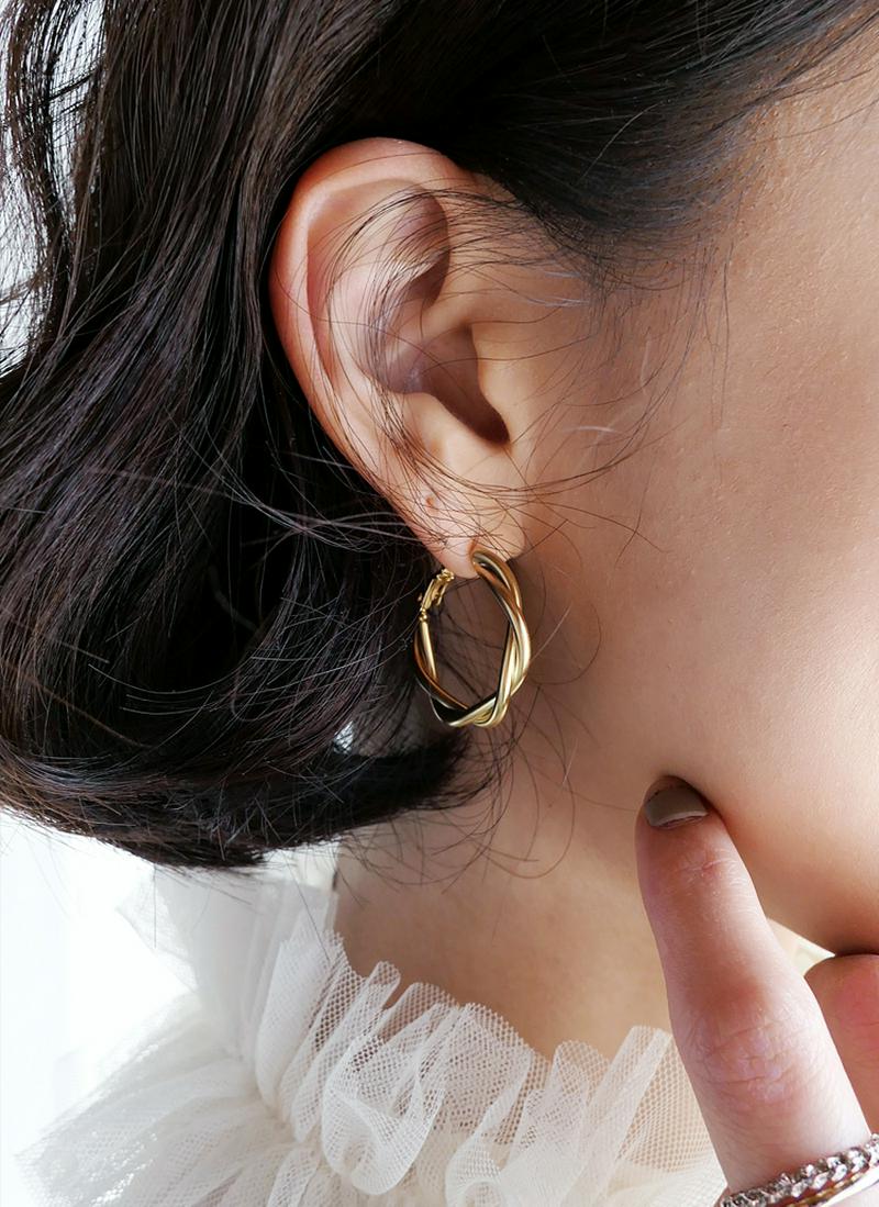 ツイストフープミニピアス・全2色 d51946 レディース【acc】 韓国ファッション アクセサリー　ピアス フープピアス フープ ツイスト ゴールド シルバー カジュアル
