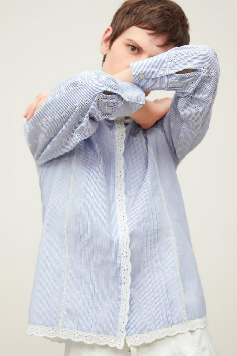 ストライプ柄シャツ