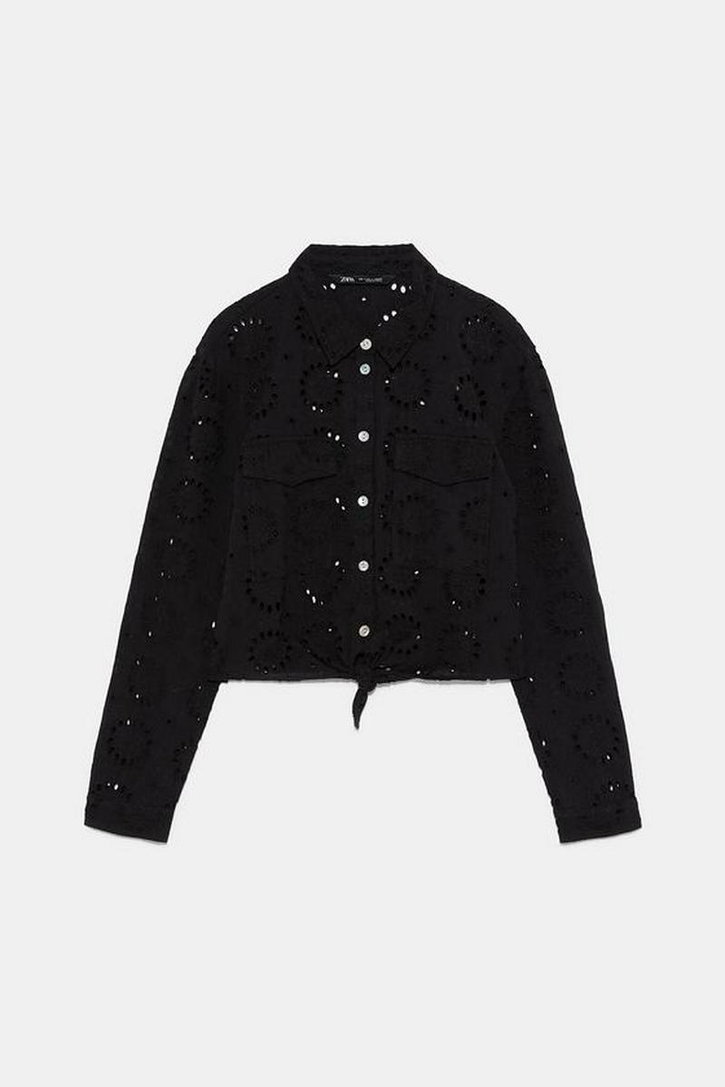 カットワーク刺繍入りシャツ