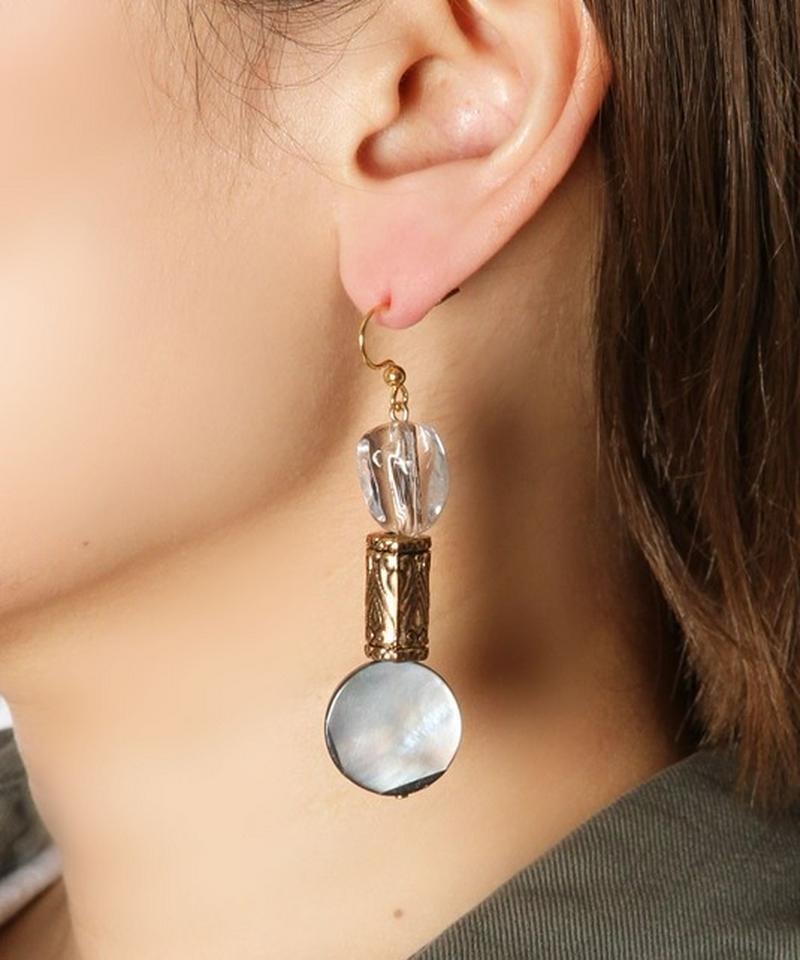 K14GF グレイッシュシェルクリアピアス