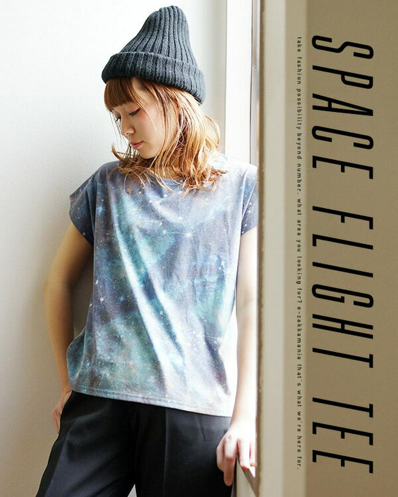 Tシャツ /表も 裏も 袖も 余すことなく「宇宙」。転写チックな総柄プリント Tシャツ。 レディース トップス tシャツ 半袖 