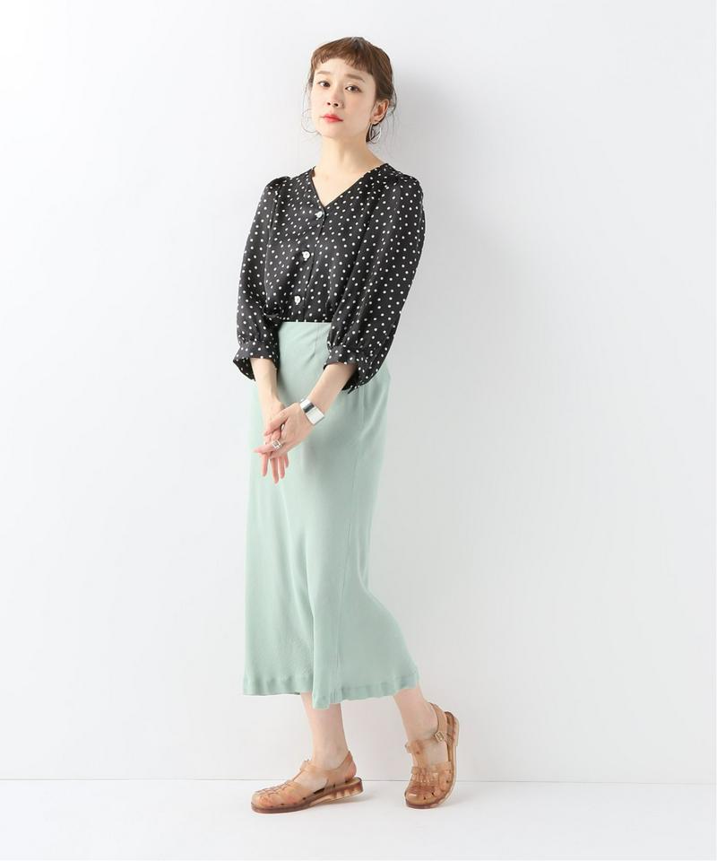 サテンドットパフブラウス