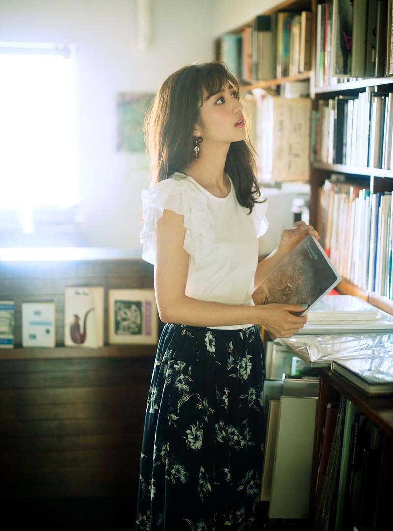 シフォンフリルトップス