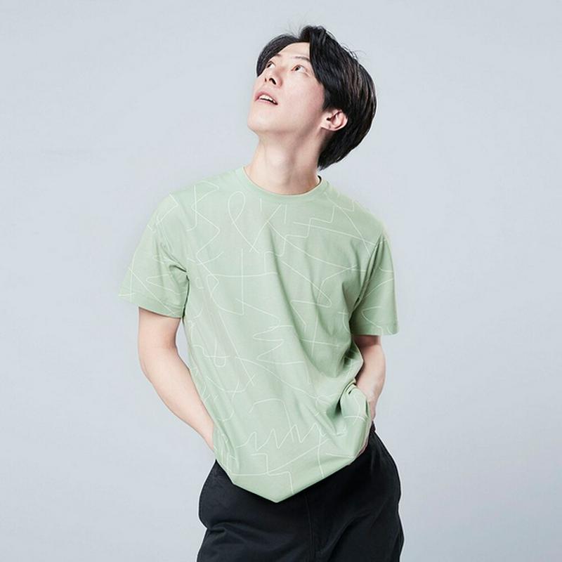 スーパージオメトリック UT ドゥーセン・ドゥーセン（グラフィックTシャツ・半袖）