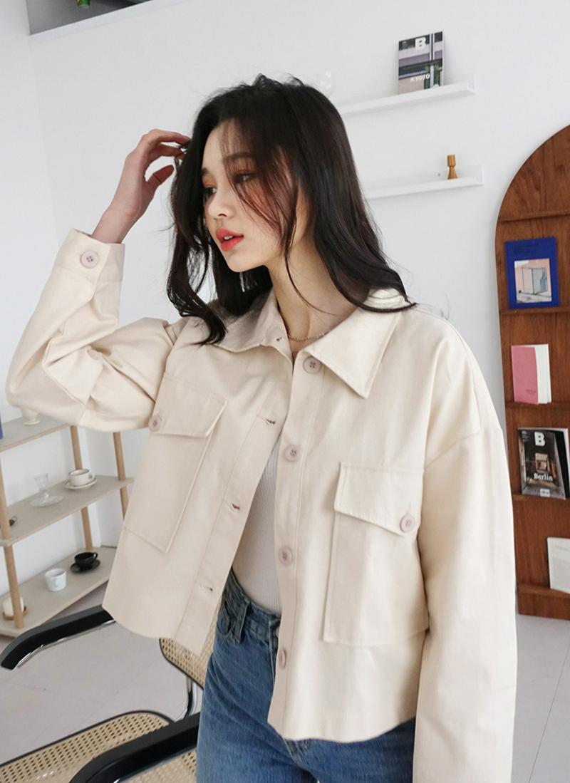 ≪人気商品再入荷≫フラップポケットショートジャケット・全3色・t52319 レディース【jk】【アウター ジャケット ショートジャケット ショット丈 ゆったり ミリタリー カーキ 綿 コットン 無地 カジュアル シンプル かわいい 春】