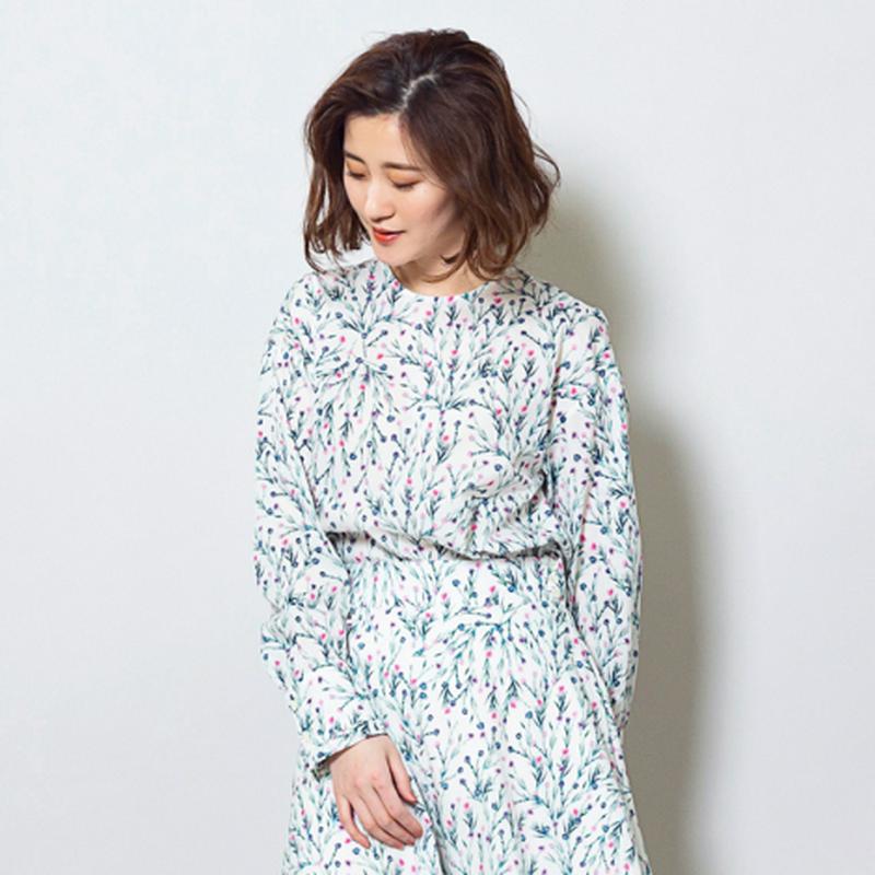 カーネーション ブラウス