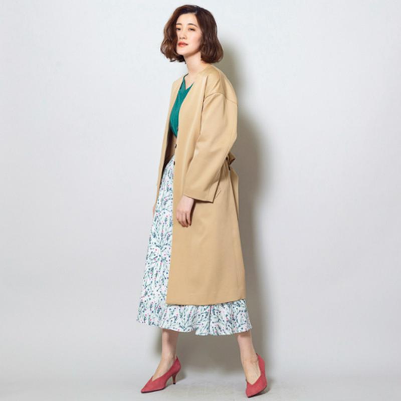 Vネックフェミニンコート