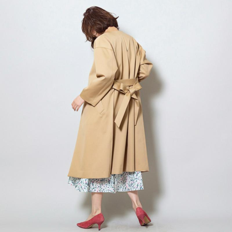 Vネックフェミニンコート