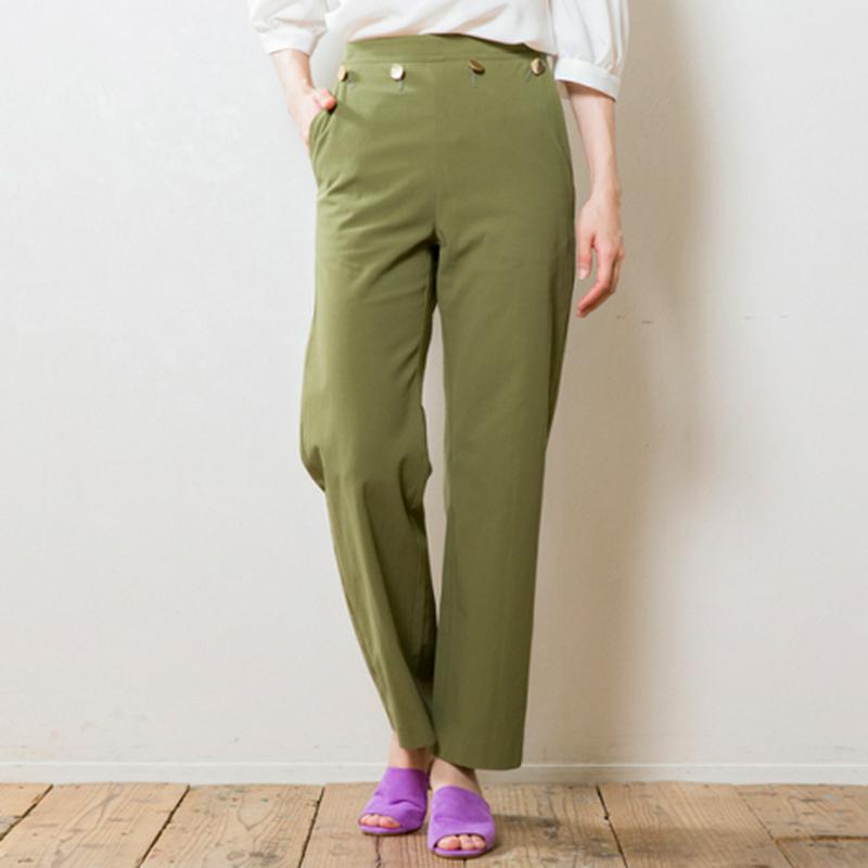 金ボタンマリンパンツ