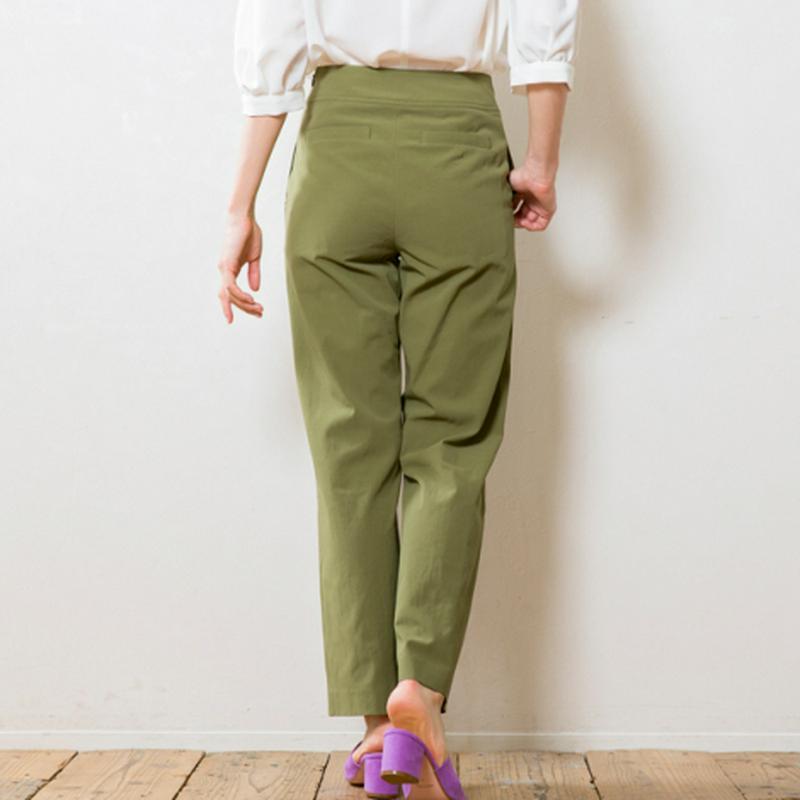 金ボタンマリンパンツ