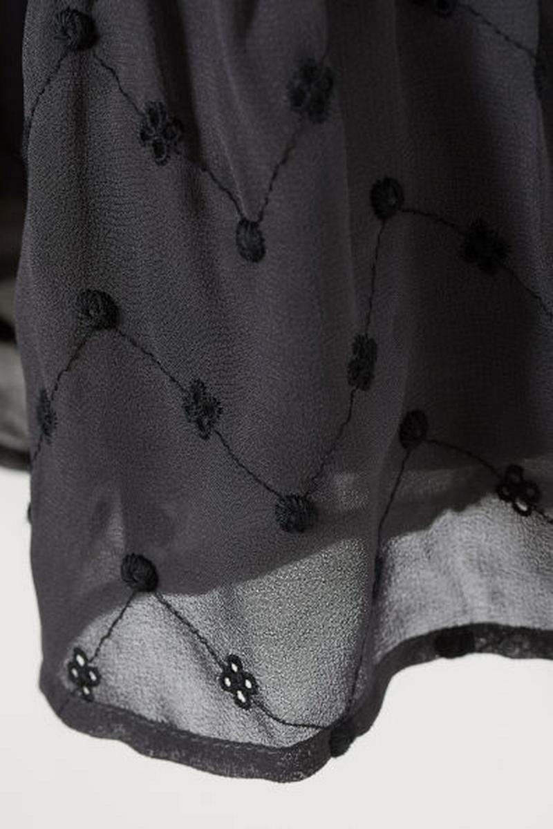 刺繍ワンピース