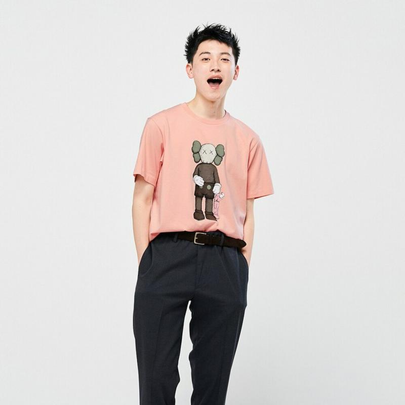 カウズ UT（グラフィックTシャツ・半袖）