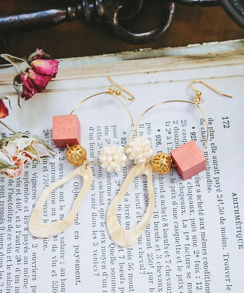 K14GF 大ぶりフープ ウッドキューブピアス ピンク