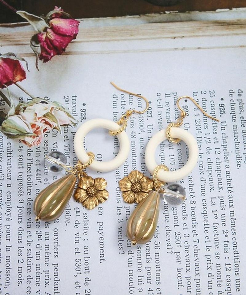 K14GF　ウッドリング×フラワーピアス　カーキ