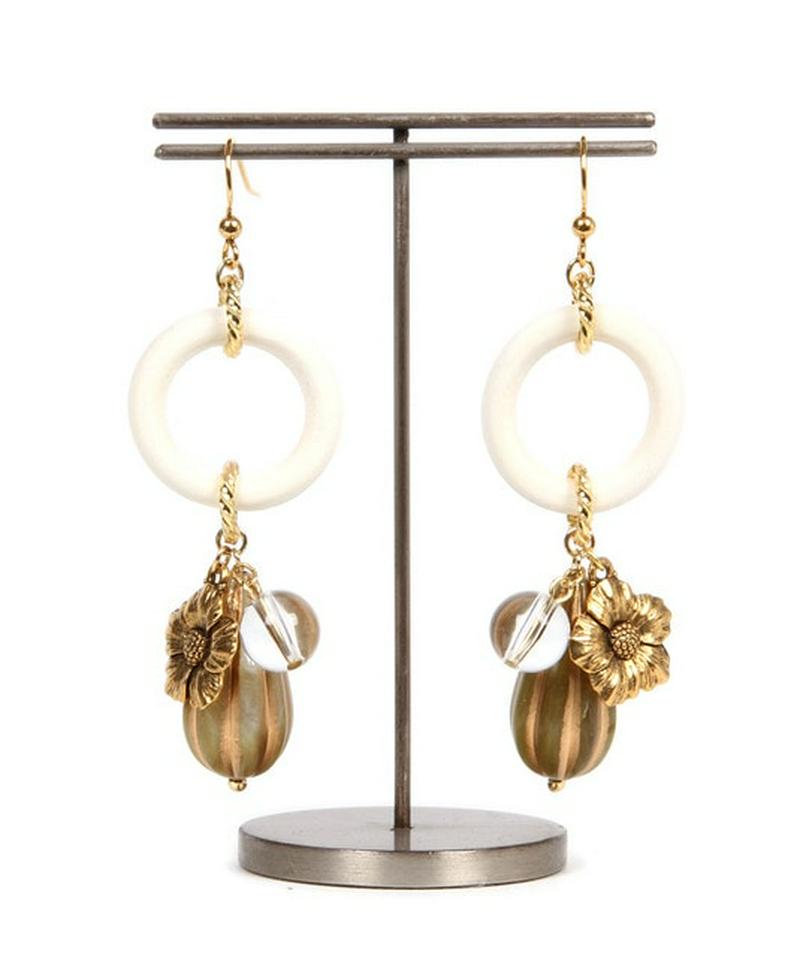 K14GF　ウッドリング×フラワーピアス　カーキ