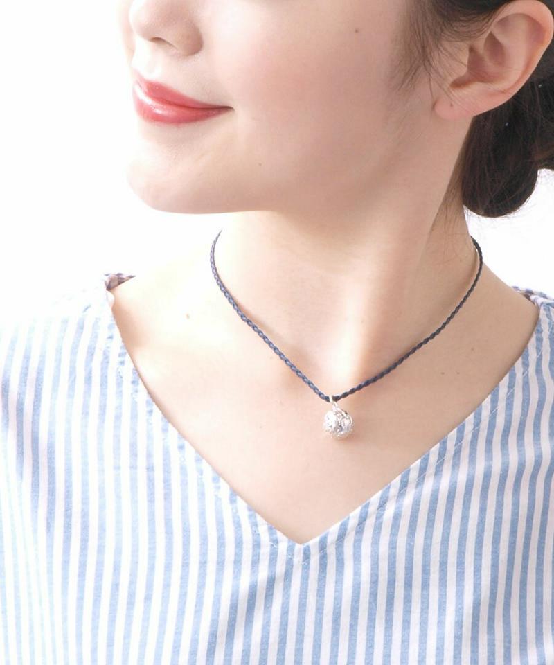 アロマペンダント アロマネックレス ロケット 透かし模様 アロマ アロマテラピー 香り アロマオイル アロマボール ギフト プレゼント C3003 レディース 大人っぽい シンプル かわいい おしゃれ 大人カジュアルなアクセサリー