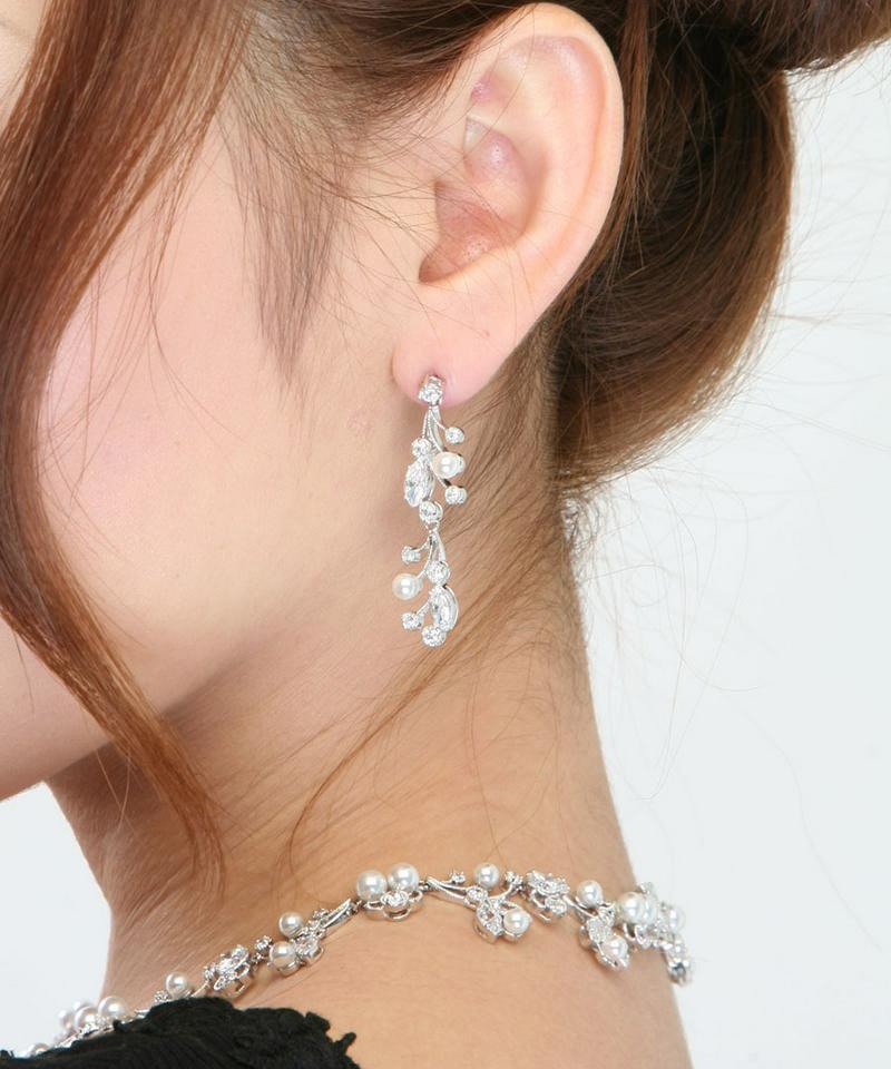 パール×ジルコニアリーフモチーフピアス■ブライダル・パーティーアクセサリー レディース 大人っぽい シンプル かわいい おしゃれ プレゼント