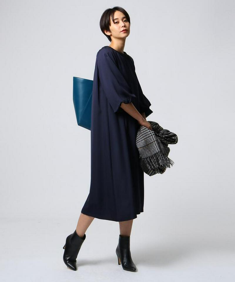 ギャザーネックベルテッドワンピース