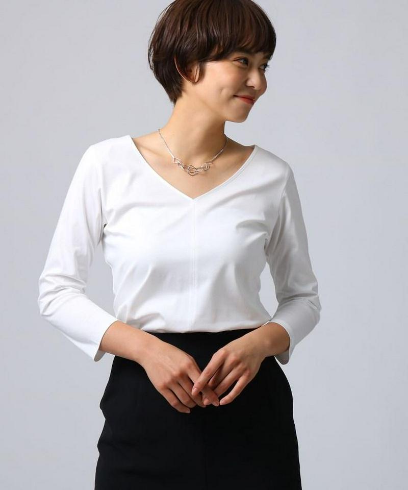 【洗える】サテンVネックスムースカットソー