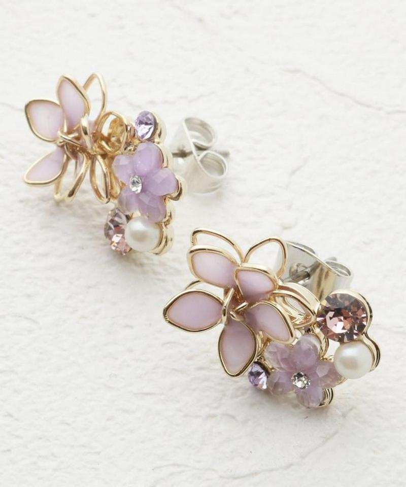 立体フラワービジューピアス