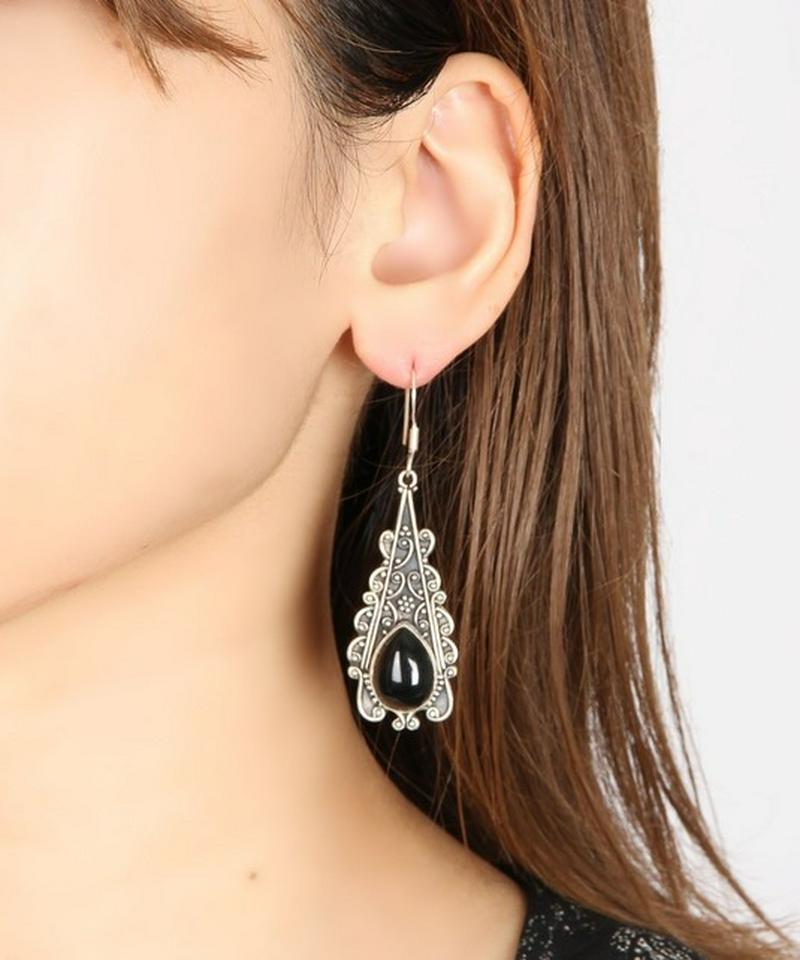 【フランス買付】オニキス 装飾ピアス