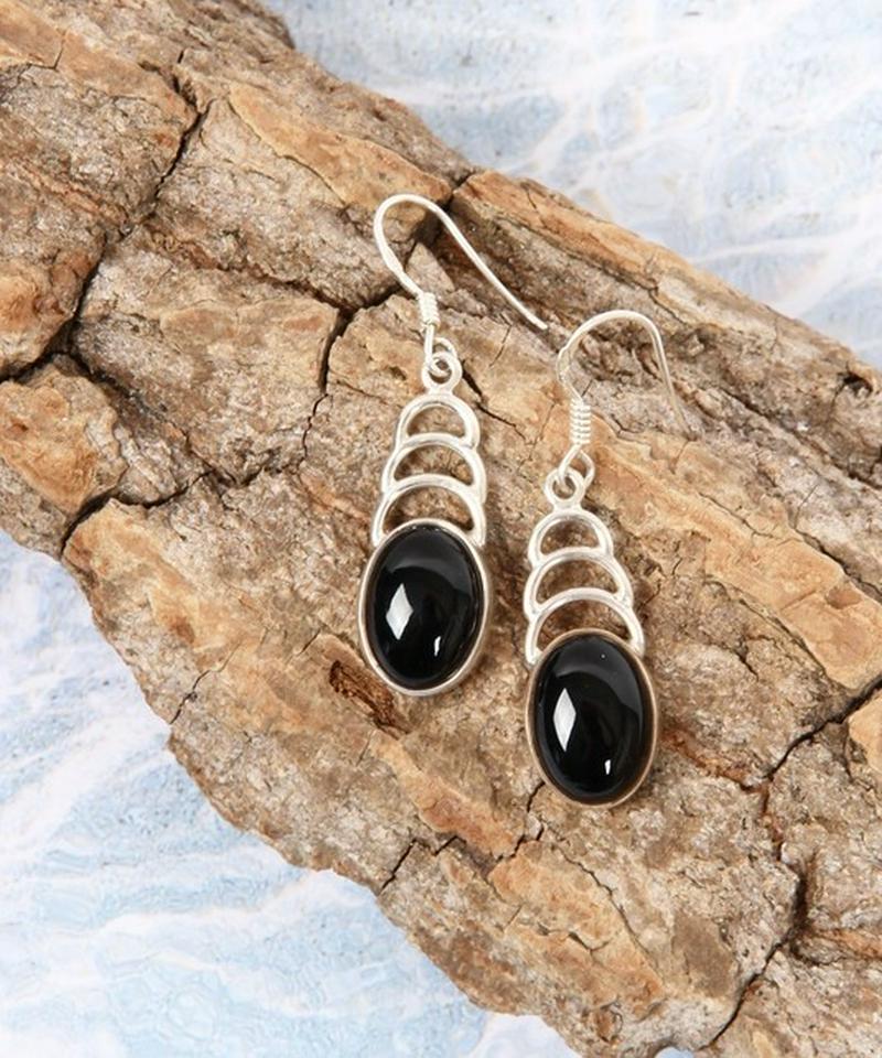 【フランス買付】オニキス 3アーチピアス