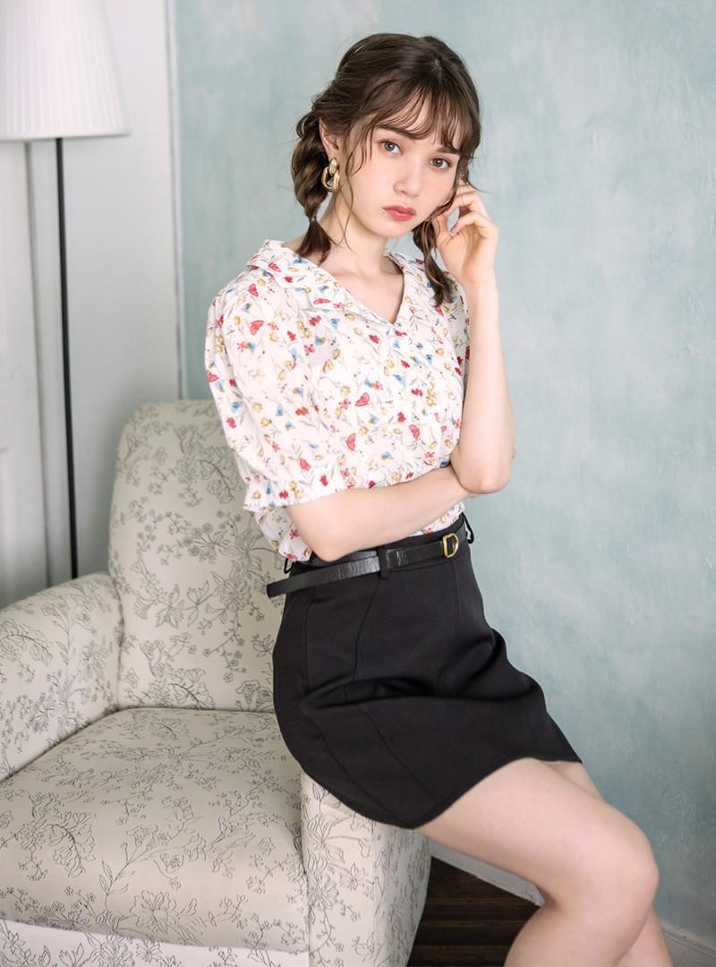花柄ボリュームスリーブブラウス