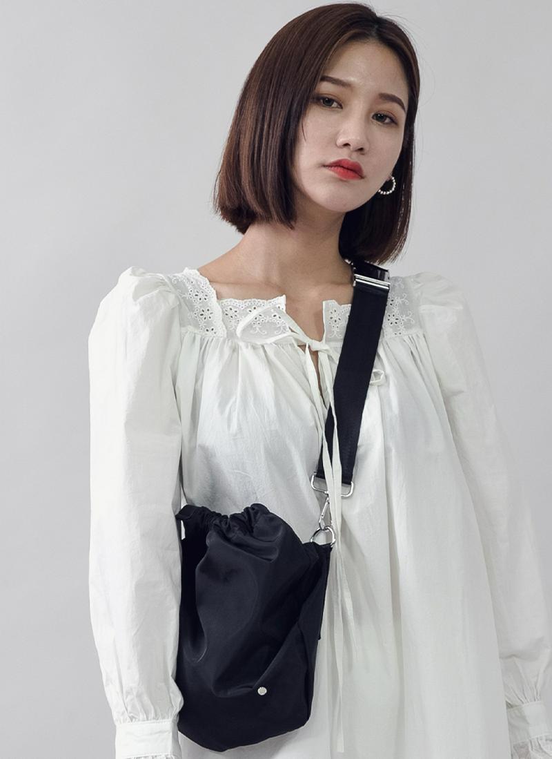 ワイドストラップショルダーバッグ