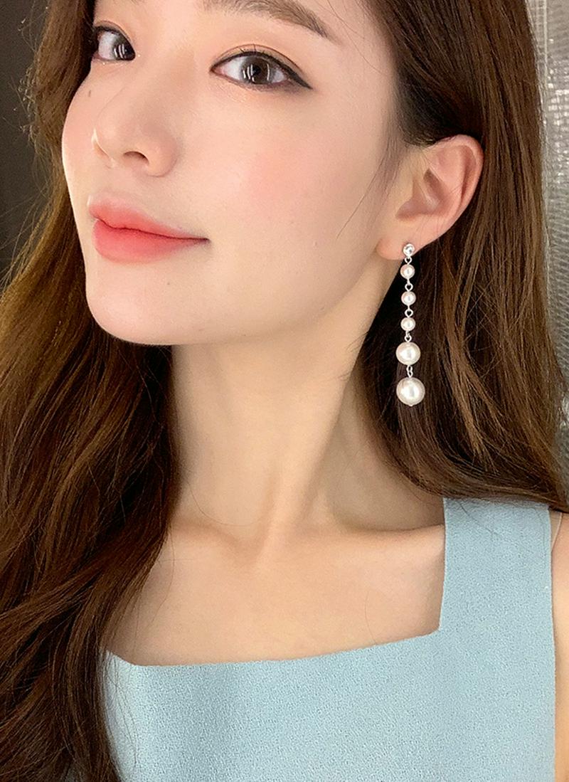 フェイクパールドロップピアス