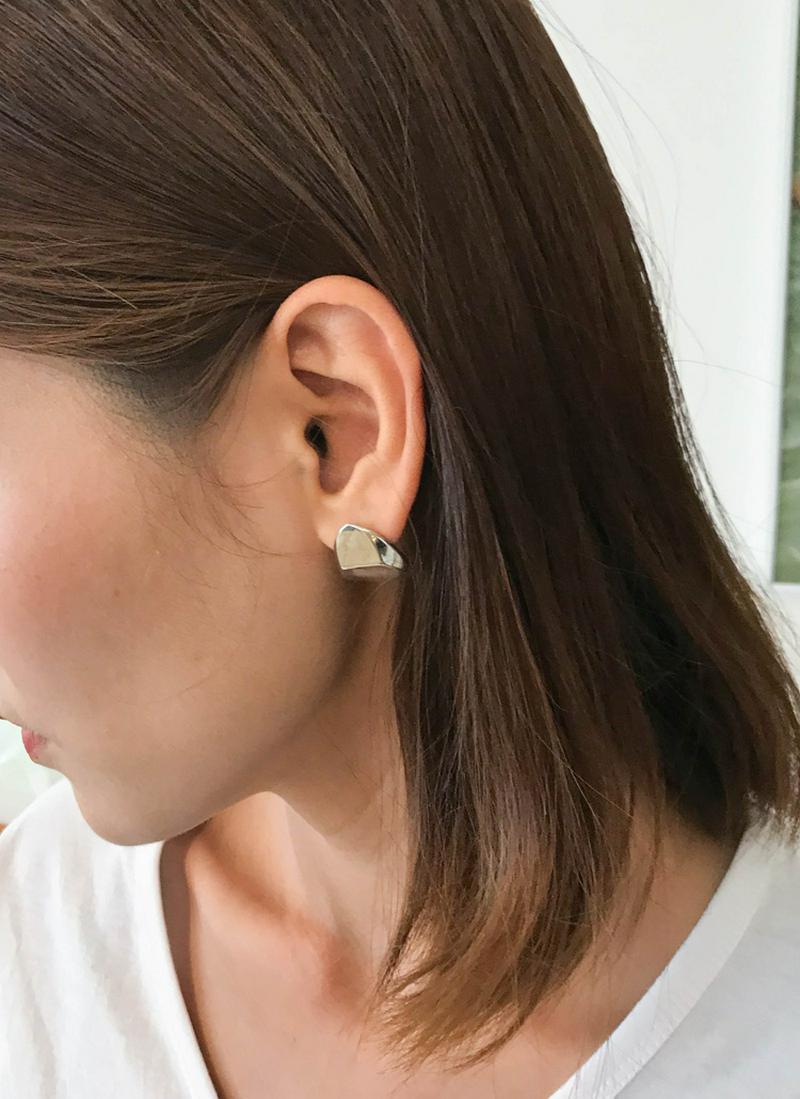ブラスモチーフピアス