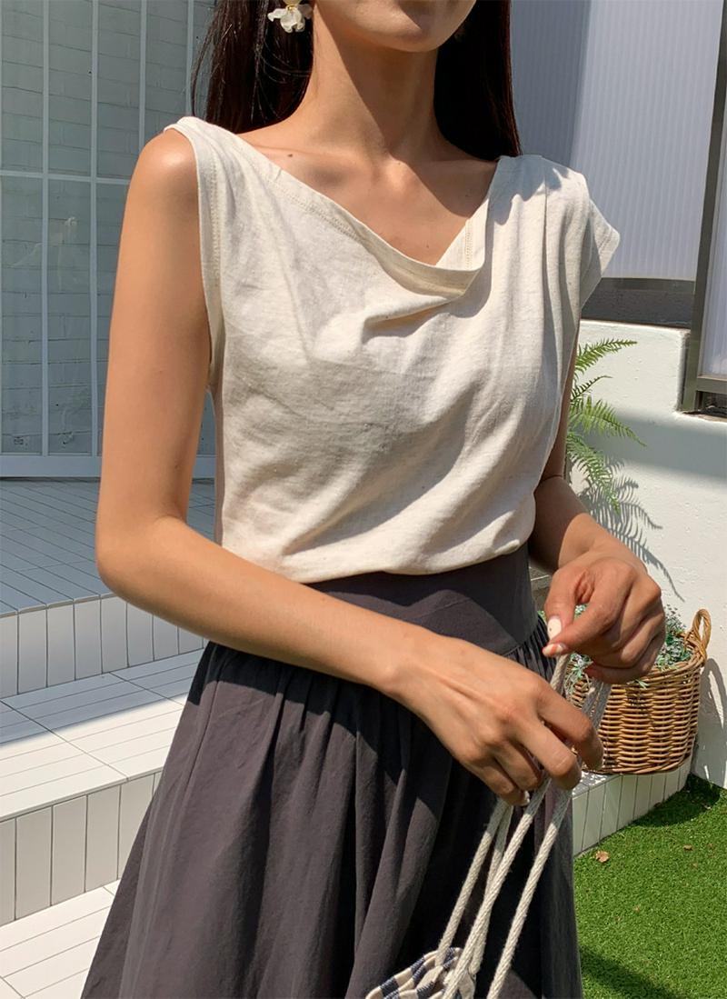 ユニークネックTシャツ・全4色