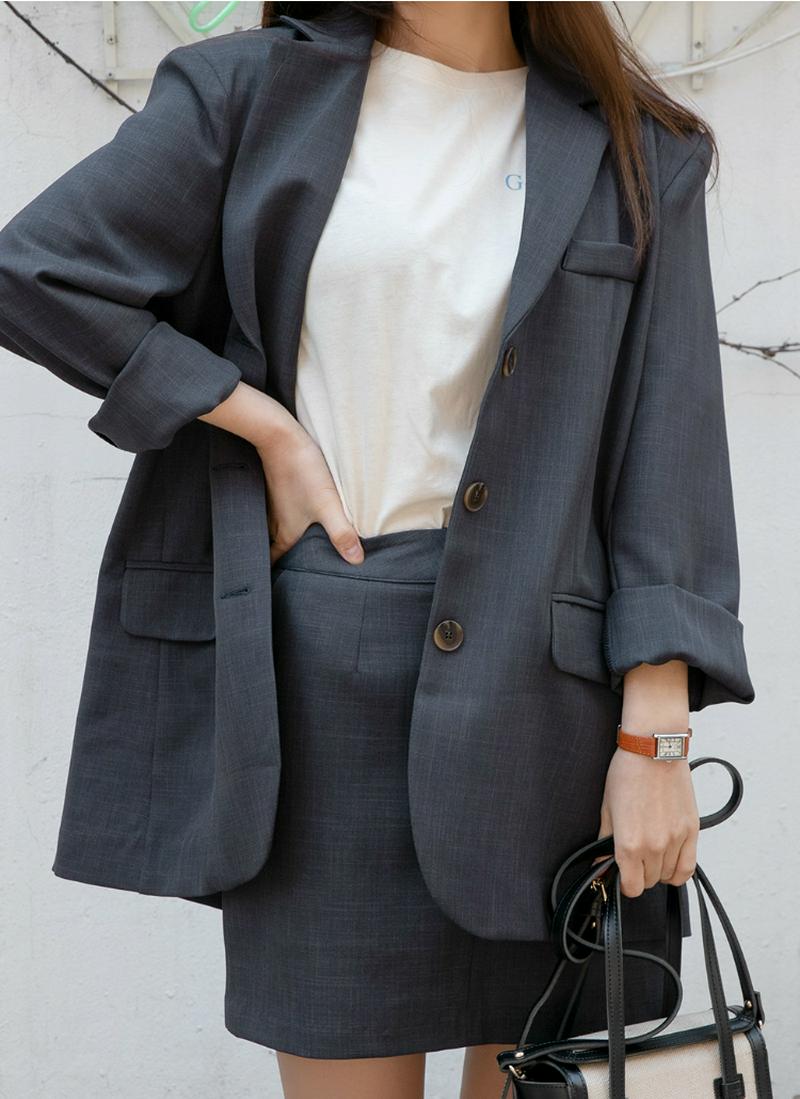 ボタンポイントシンプルジャケット