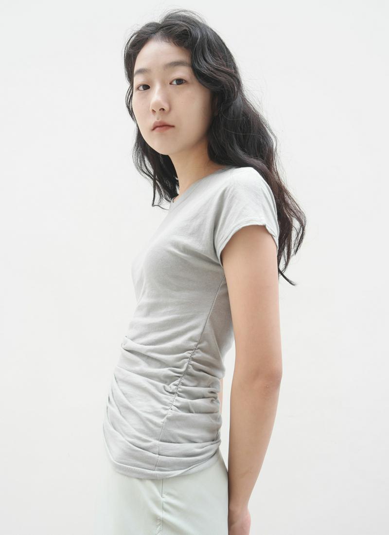 サイドギャザーTシャツ