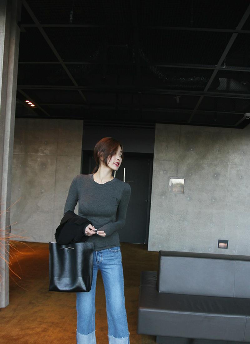 スリムツイストネックTシャツ