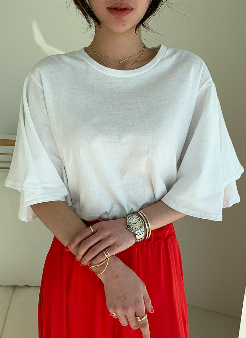 フレアスリーブラウンドTシャツ